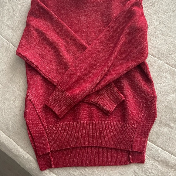 Lovely colour, oversized with subtle slit on each side. - Picture 3 of 3